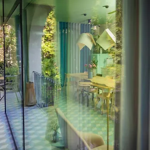 Bagatelle Gardenhouse Hotel